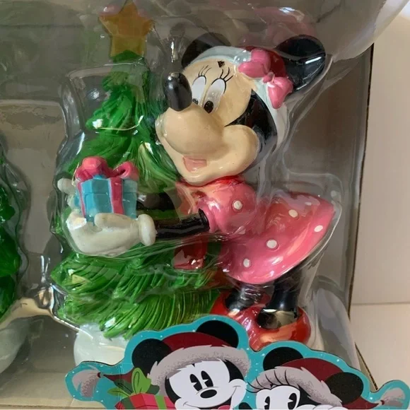 NIB. DISNEY Mickey & Minnie 6inch Figurine Set